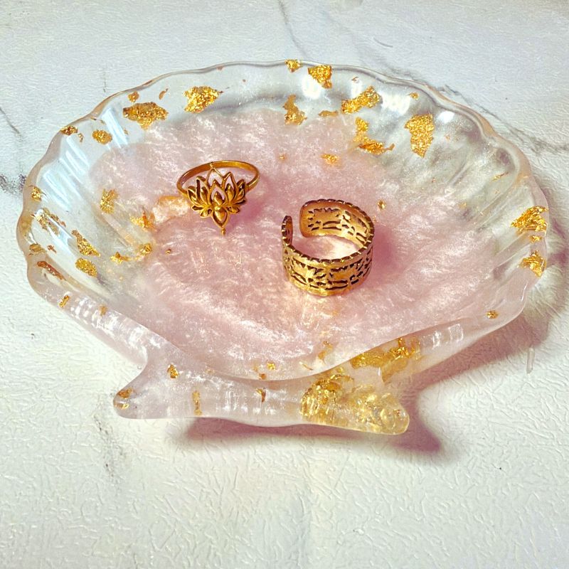 Coastal Luxe Shell Trinket Dish – Blush Pearl & Gold Leaf